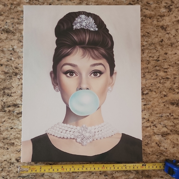 Vintage Style Portrait with Bubblegum - Picture 3 of 4